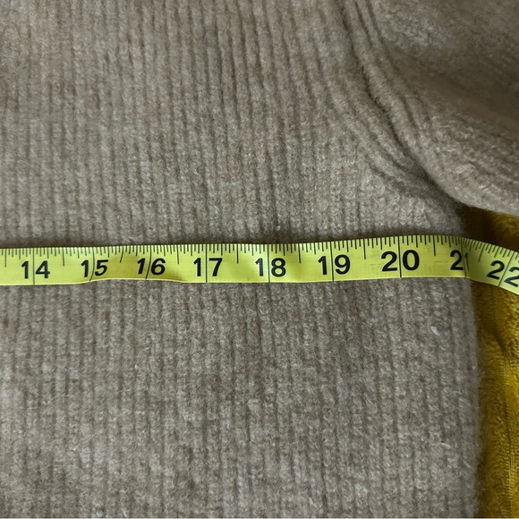 Quince oatmeal Women's cashmere fisherman sweater - Picture 9 of 9